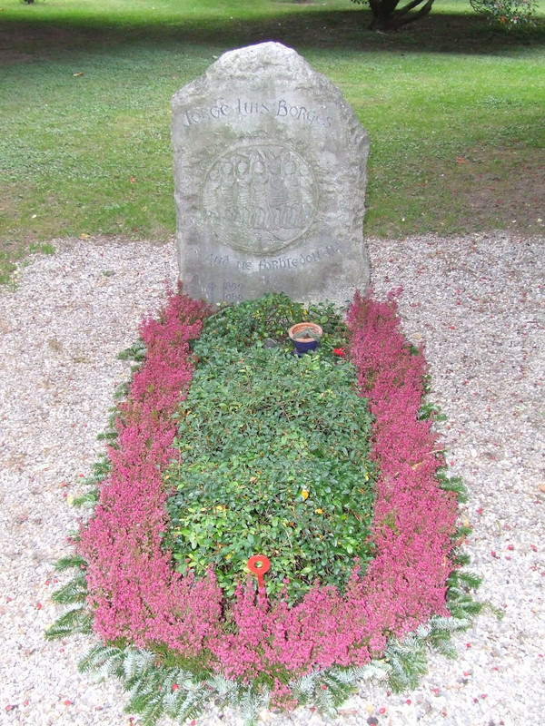 Tumba-de-Borges