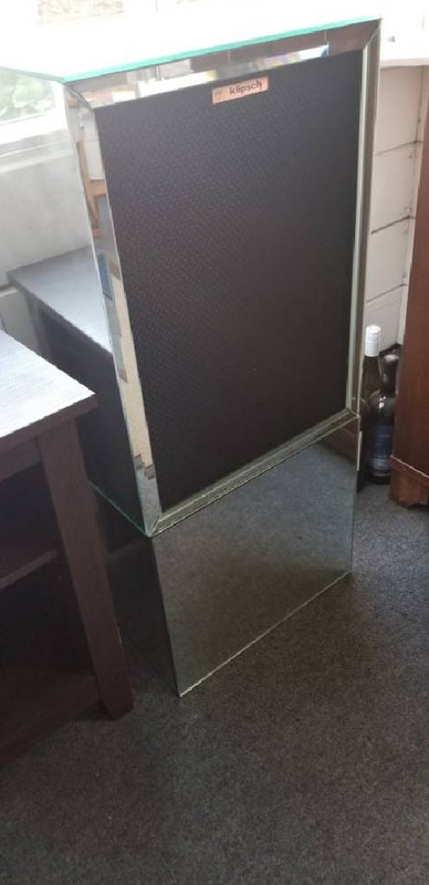 mirrored-speaker.jpg