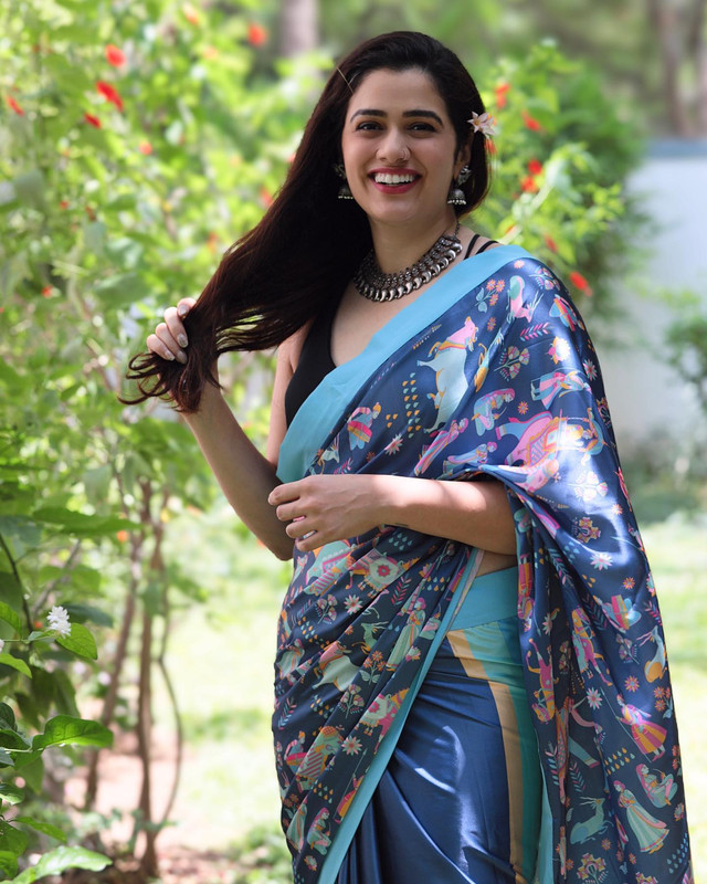 26-Girija-Oak-Godbole-Beautiful-Photos-in-Saree-My-Vantage-Point