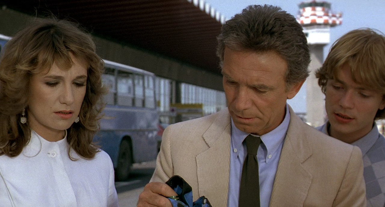 Tenebre (1982) (1080p Blu-ray x265 r00t)-9