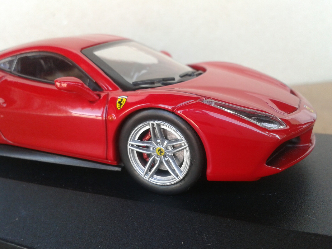 2015 Ferrari 488 GTB (ixo-nº8 Ferrari GT Collection) (15)