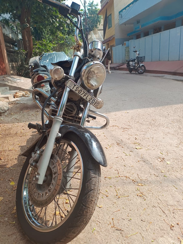 bajaj Avenger photo 4
