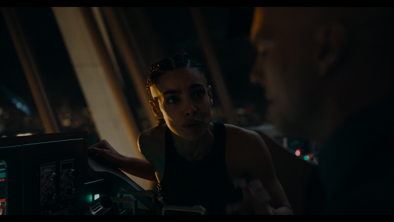 Superman.2025.2160p.UHD.Blu-ray.Remux.DV.HDR.HEVC.TrueHD.Atmos.7.1-CiNEPHiLES.mkv_20250916_235757.09