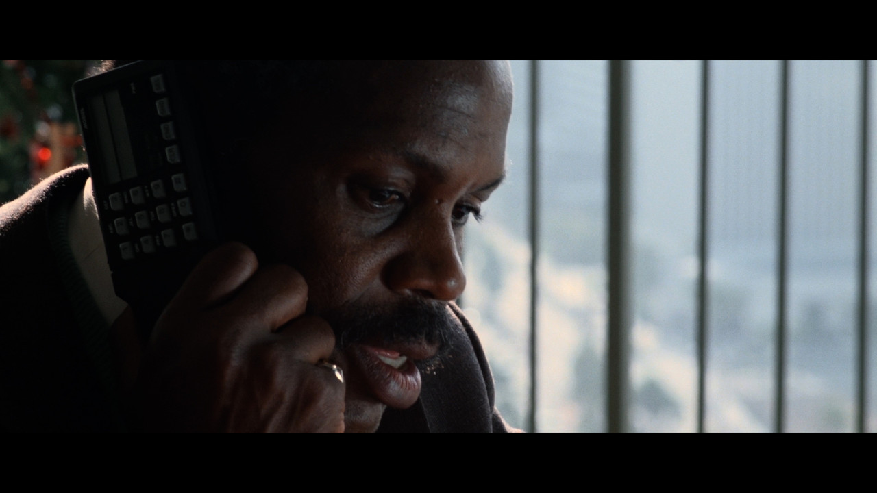 [Image: Lethal-Weapon-1080p-UHD-Blu-Ray-00-10-39...ill051.jpg]