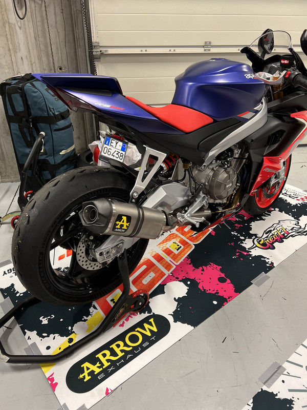 445945E7-0C82-4CA1-92B4-B9D9B2C93AAC