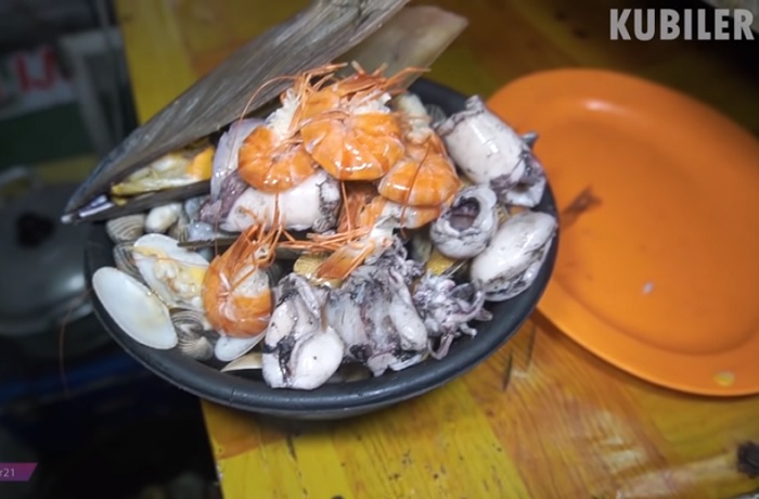 Kerang Baskom, tempat makan seafood di Depok, Jawa Barat.