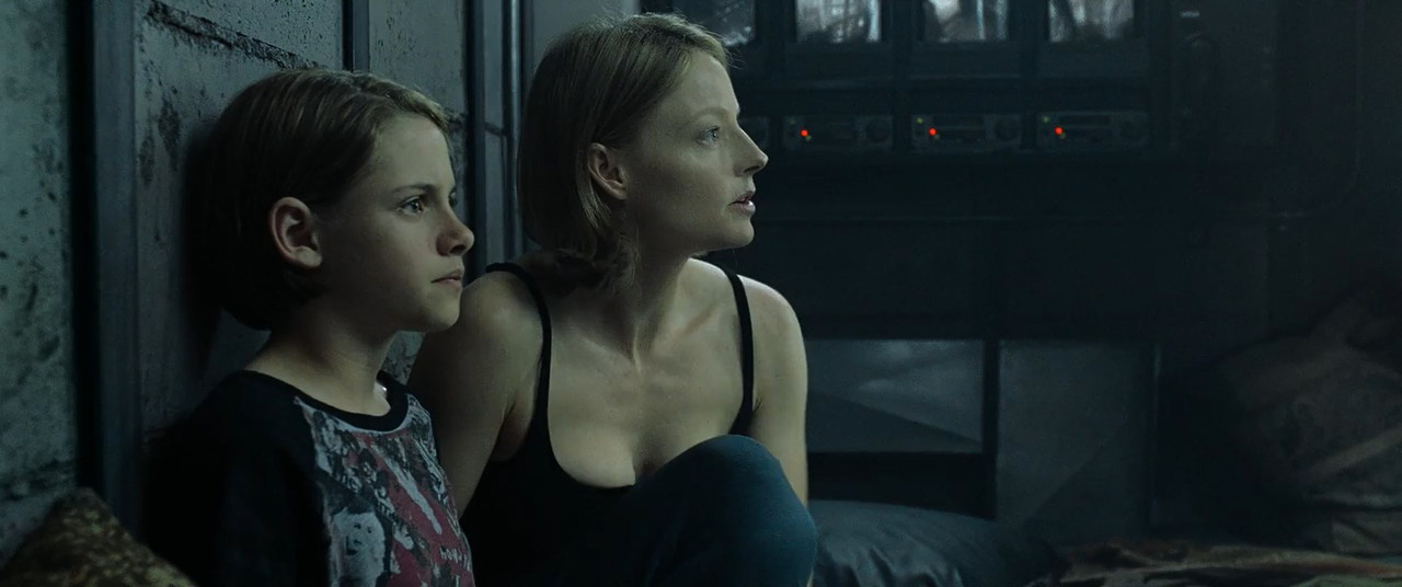 Panic Room 2002 BluRay [Hindi + English] 480p, 720p ESub Screenshot