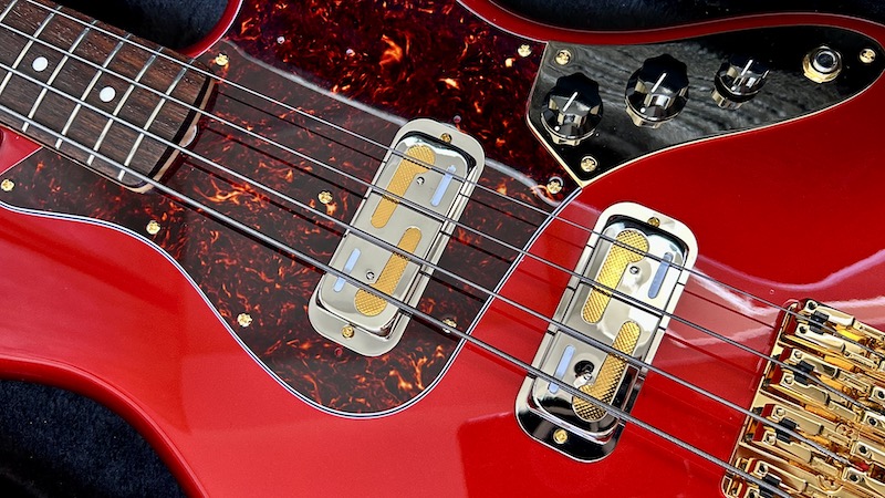 Fender Gold Foil Jazz Bass IMG-0473