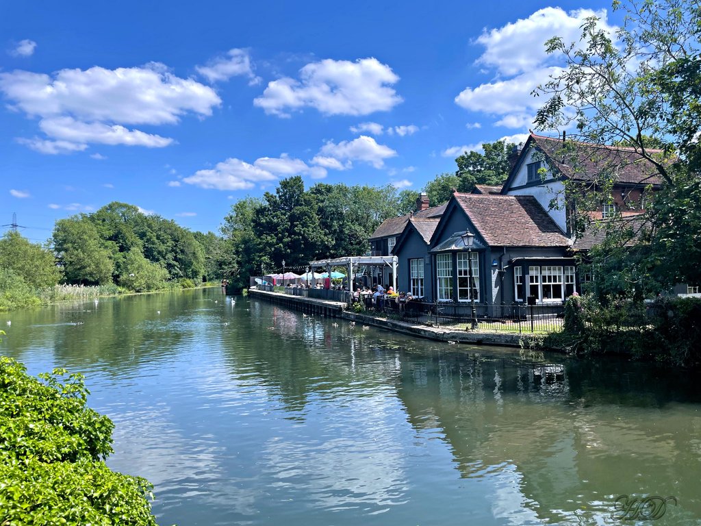 Pub-outdoor-HD.jpg