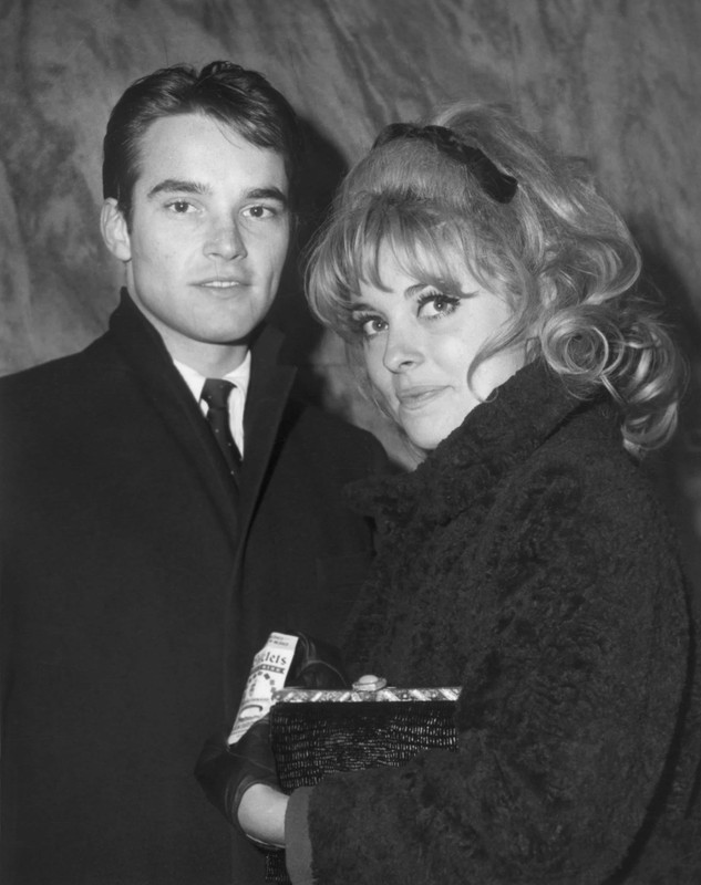 sharon_tate_mb75