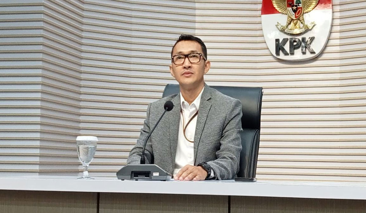 KPK Usut Dana Operasional Gubernur Papua, Kerugian Negara Rp1,2 Triliun!