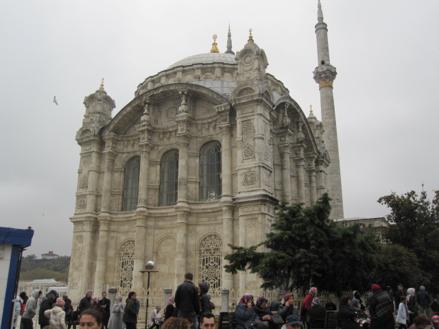 Estambul a mi aire - Blogs de Turquia - Día 3. Mezquita de Eyüp Sultan cami – Café Pierre Loti – Mezquita de Ortakoy – P (4)