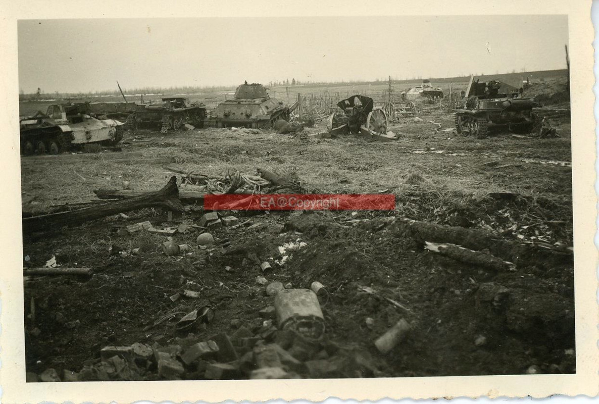 Russland Kämpfe Panzer Tank T-34 Foto