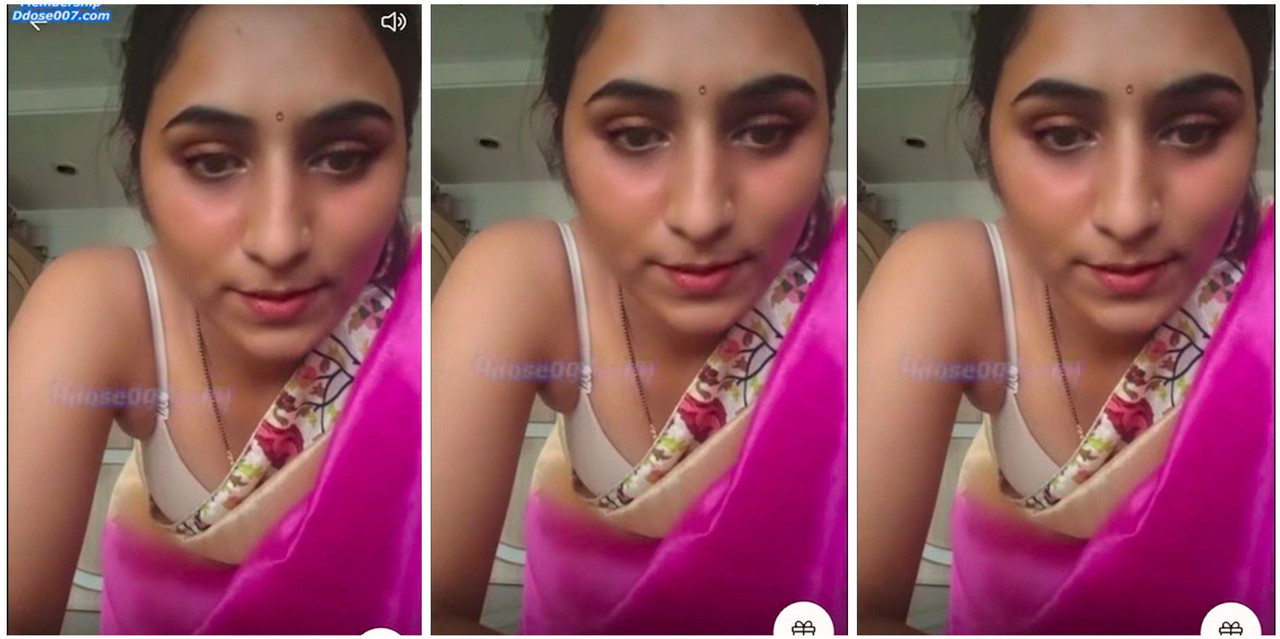 girl primium live show teasing rubbing her boob
