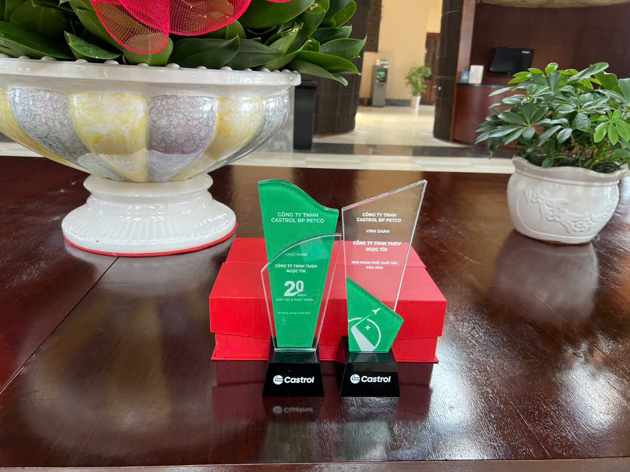 Hệ thống kho bãi ắc quy GS và dầu nhớt Castrol Ngọc Tín