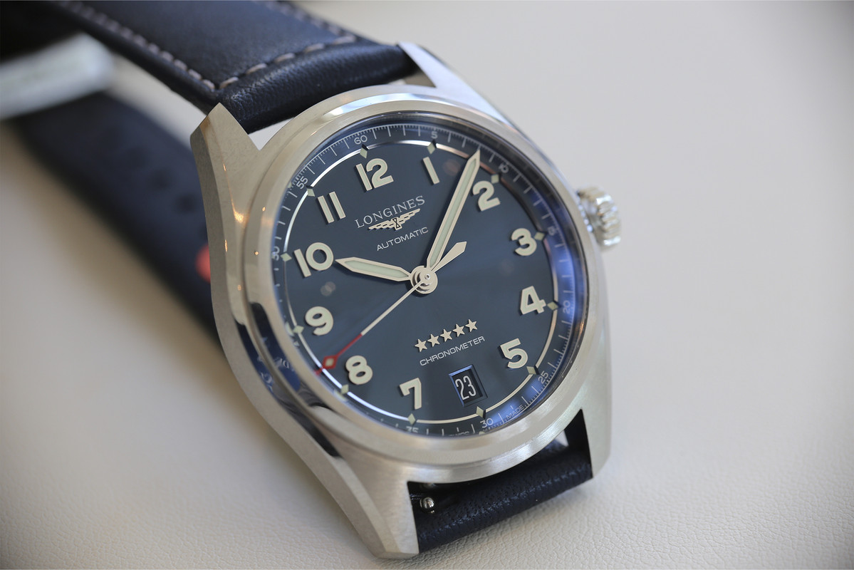 longines-spirit-37-blue-leather