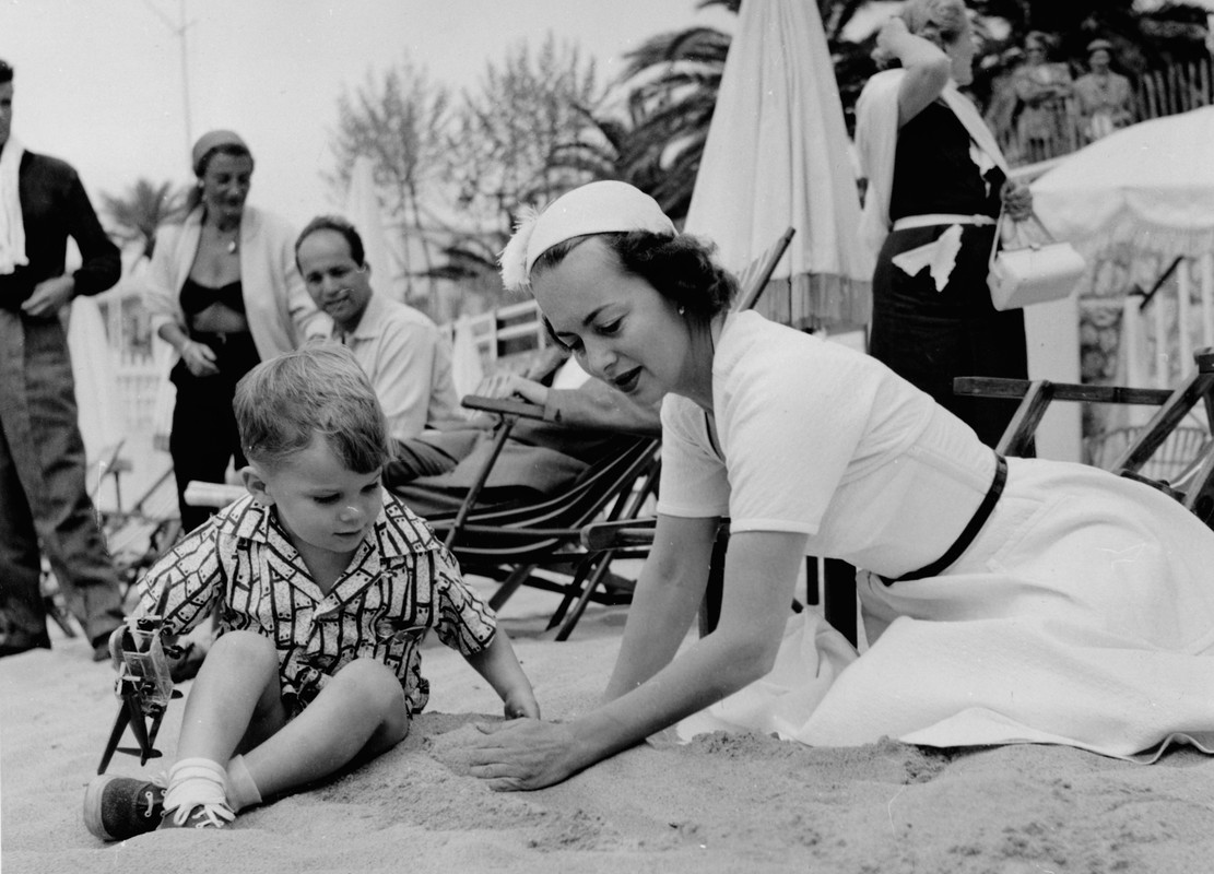 olivia_de_havilland_c87