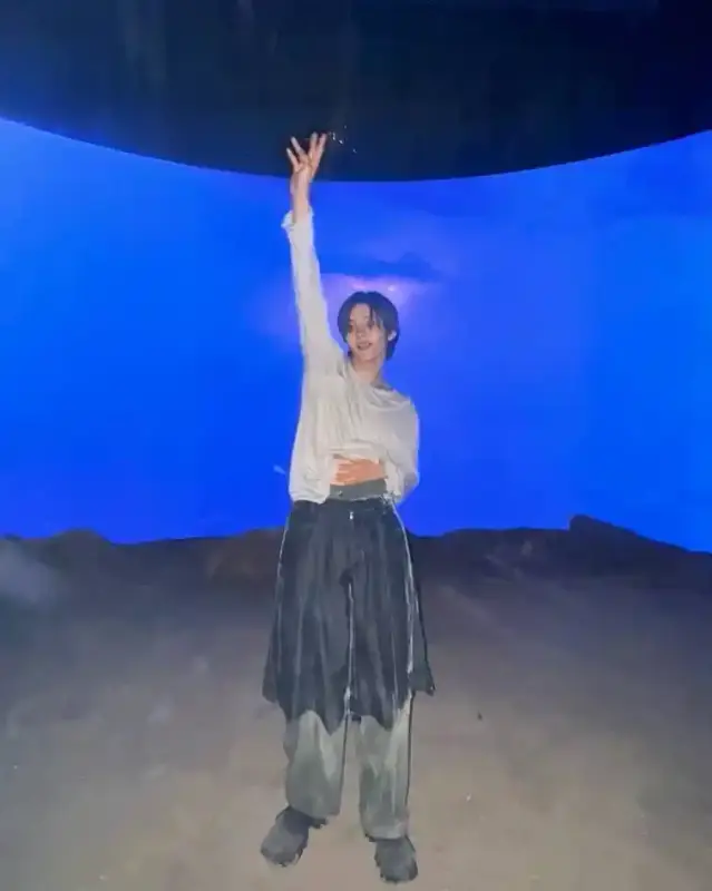 weverse_20250627200726-2_copy_757x947