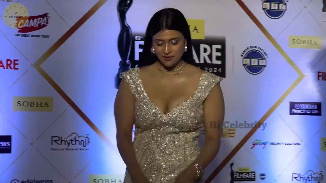 Multiple actress in hot outfit filmfare.mp4_snapshot_01.34.289