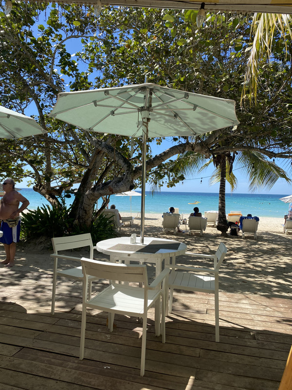 0AFA2F32-FAA2-4FD1-9370-B349391BF82C