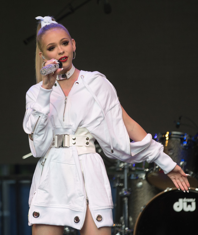 jordyn-jones-9th-annual-vidcon-convention-in-anaheim-62118-2