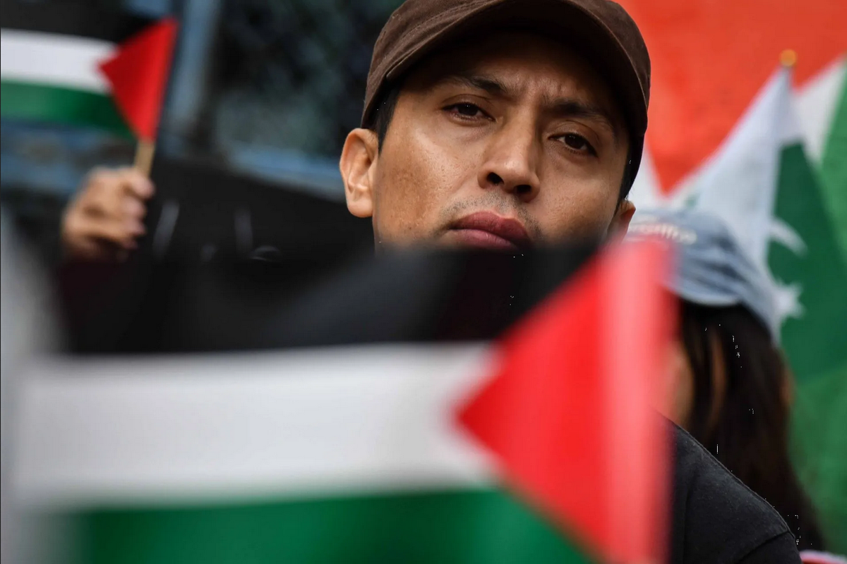 Frente a Embajada de EU, se manifiestan a favor de Palestina