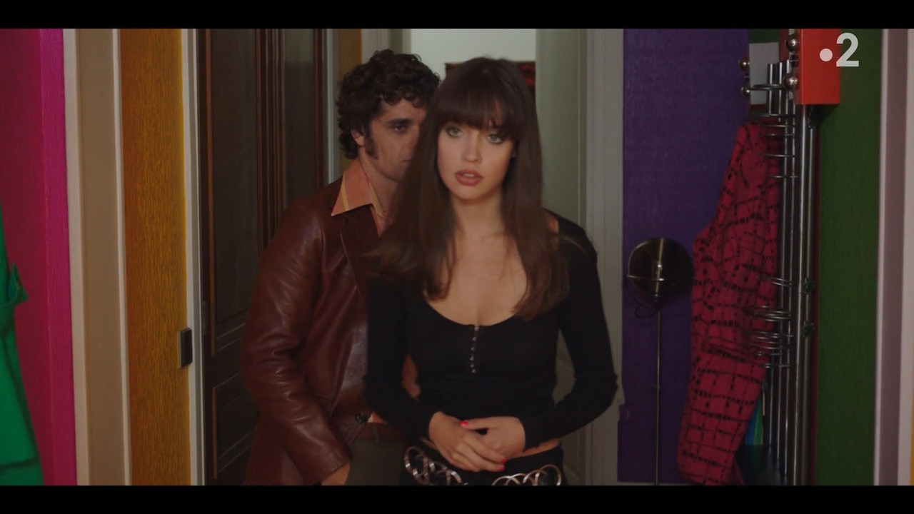 2022-05-13_21_10_Fr2_Les-petits-meurtres-d-Agatha-Christie-70-s_3x2_La-chambre-noire.mp4_snapshot_16