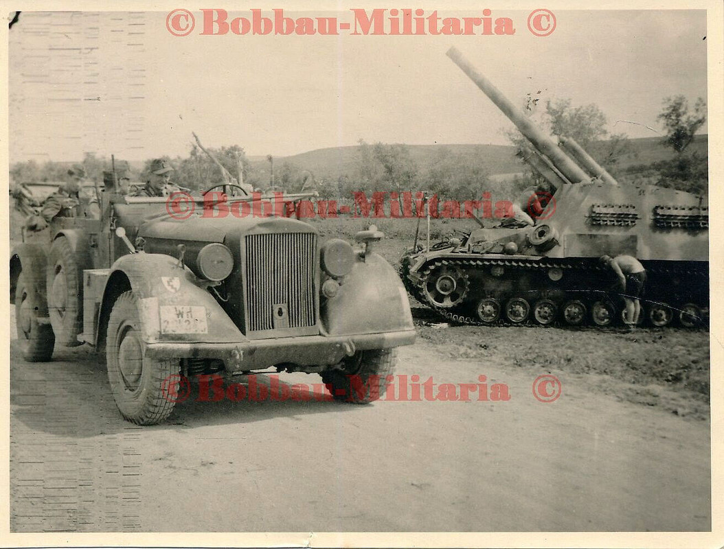 Panzerhaubitze Hummel Sdkfz 165 camo Wehrmacht Horch Kübelwagen Emblem