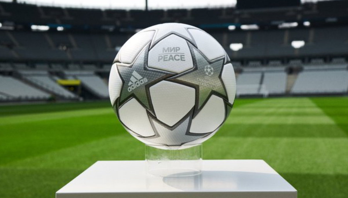 Finale Champions 2022: il pallone ufficiale Adidas di Liverpool - Real Madrid