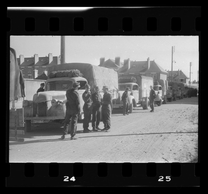 (no photo), Soldaten an LKW Kolonne