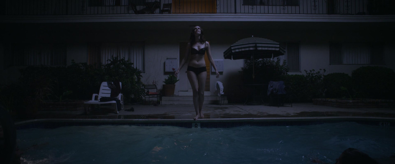 Starry Eyes (2014) (1080p BluRay x265 r00t)-8