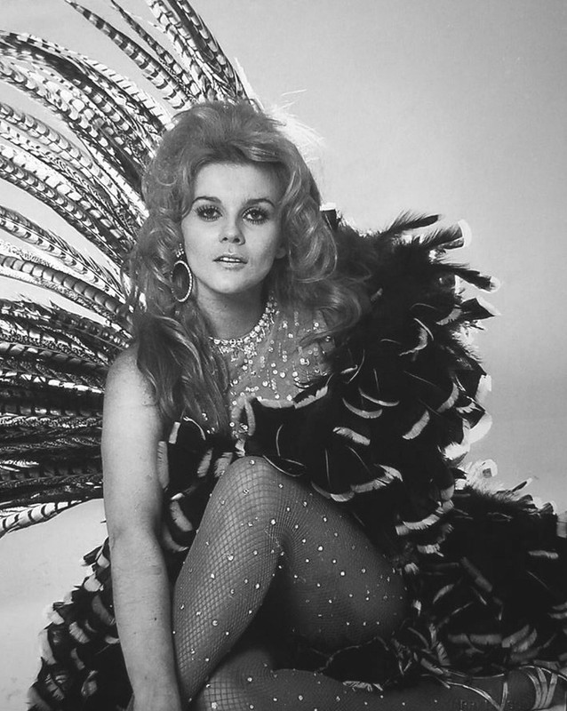 Ann-Margret_md42