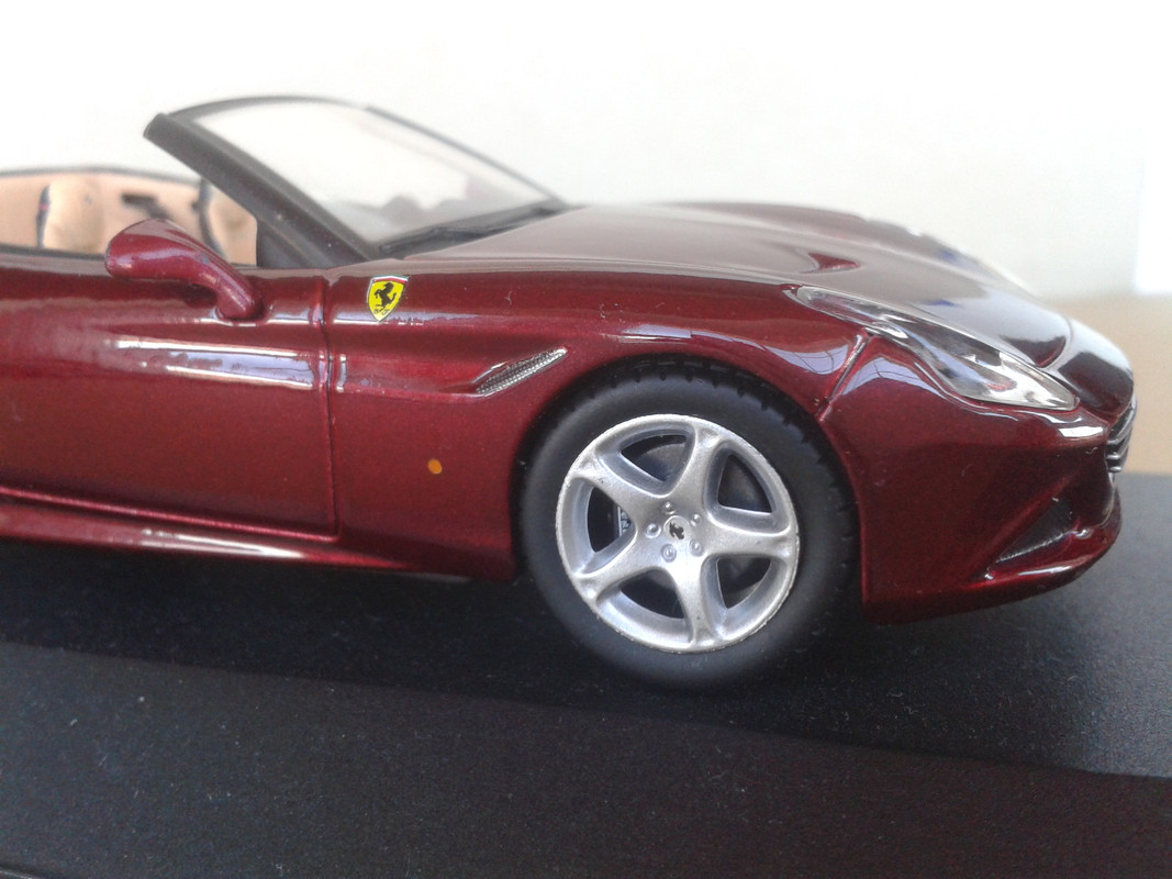 2014 Ferrari California T (Bburago   Ixo) (11)