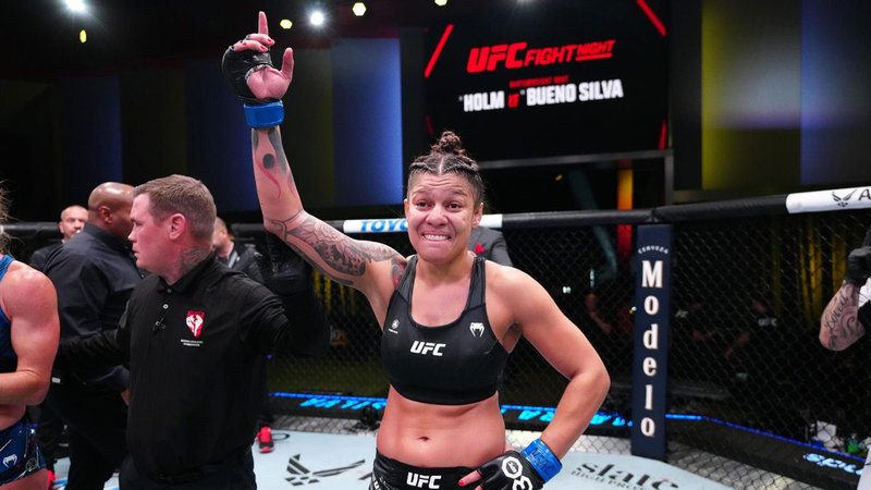 Мейра Буено Силва срещу Жакелин Кавалканти на UFC Vegas 111