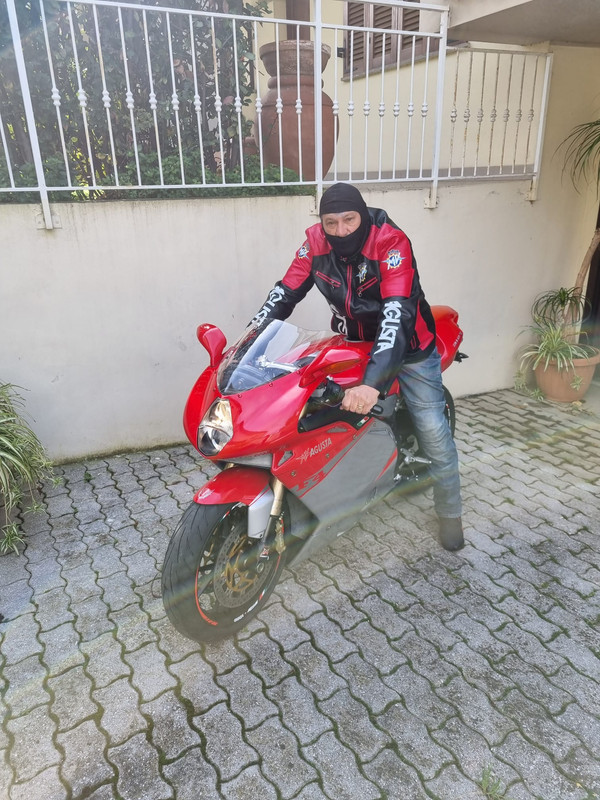 6FF5AA97-41E9-4E07-AF11-491099539768