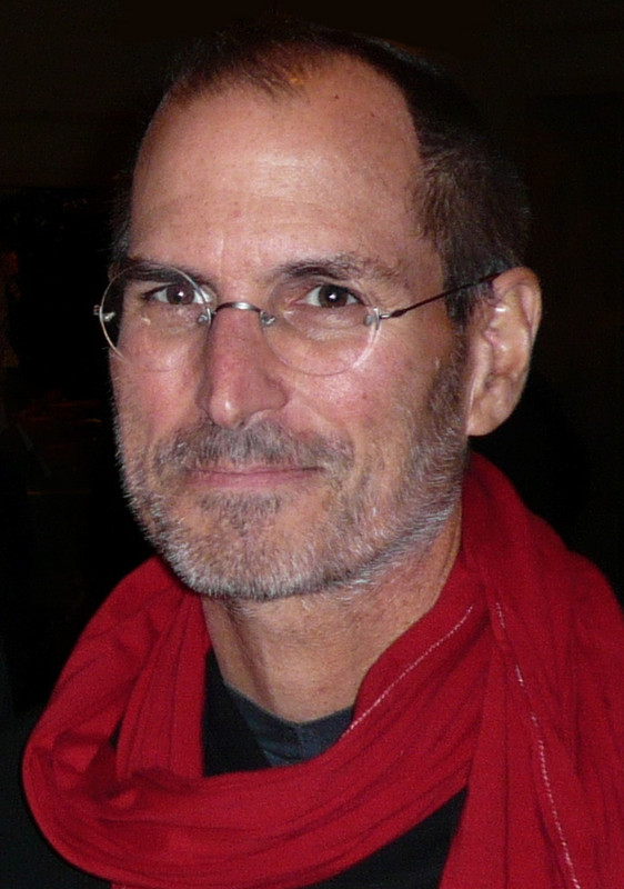 Steve_Jobs_with_red_shawl_edit