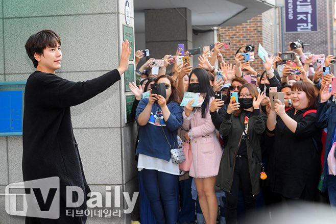 D59N4enU8AE2DtO.jpg large