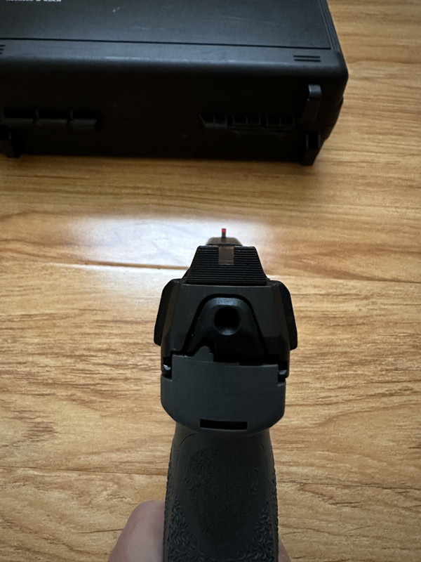 49DC0EF3-191E-4F15-9A52-98487B12B485