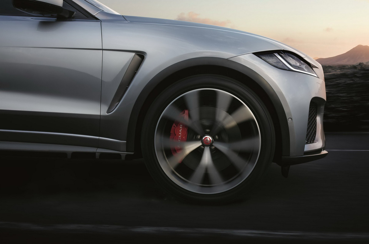 2018 Jaguar F-PACE SVR (14)