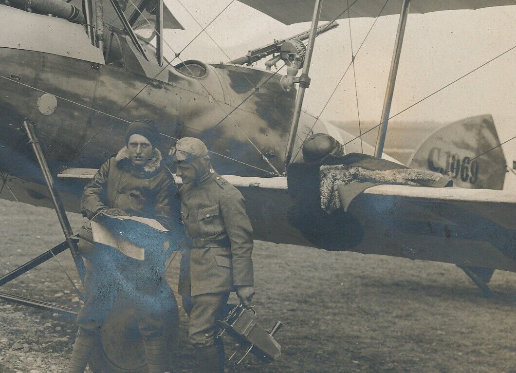 TOP! größeres Foto - Pappe - Soldaten mit Flugzeug Doppeldecker C.1069 - 1.WK (1)