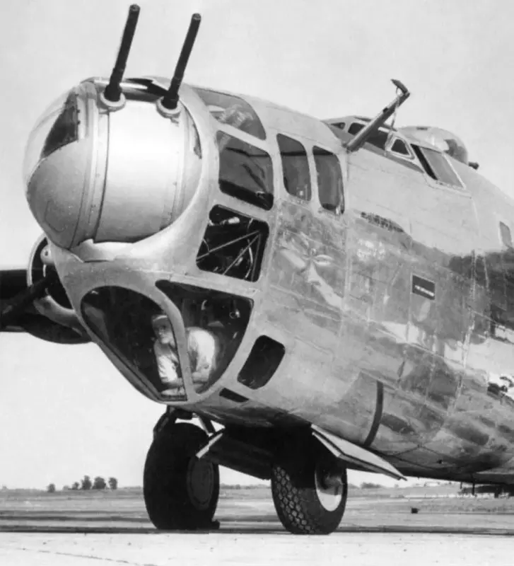 Le Consolidated PB4Y-2 Privateer  Xb-24N