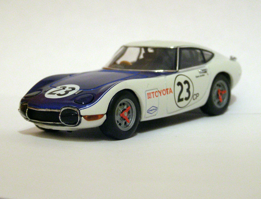 Toyota 2000 GT Ebbro (6)