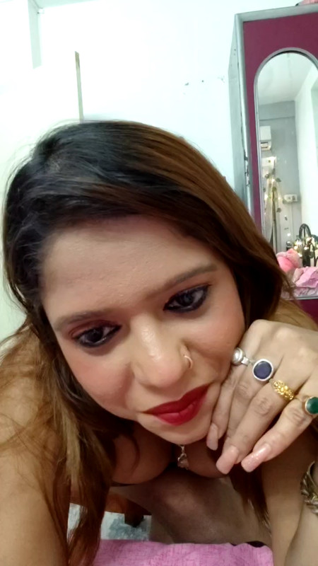 Srimoyee Mukherjee _ Tango Hot Live.mp4_snapshot_03.40.003