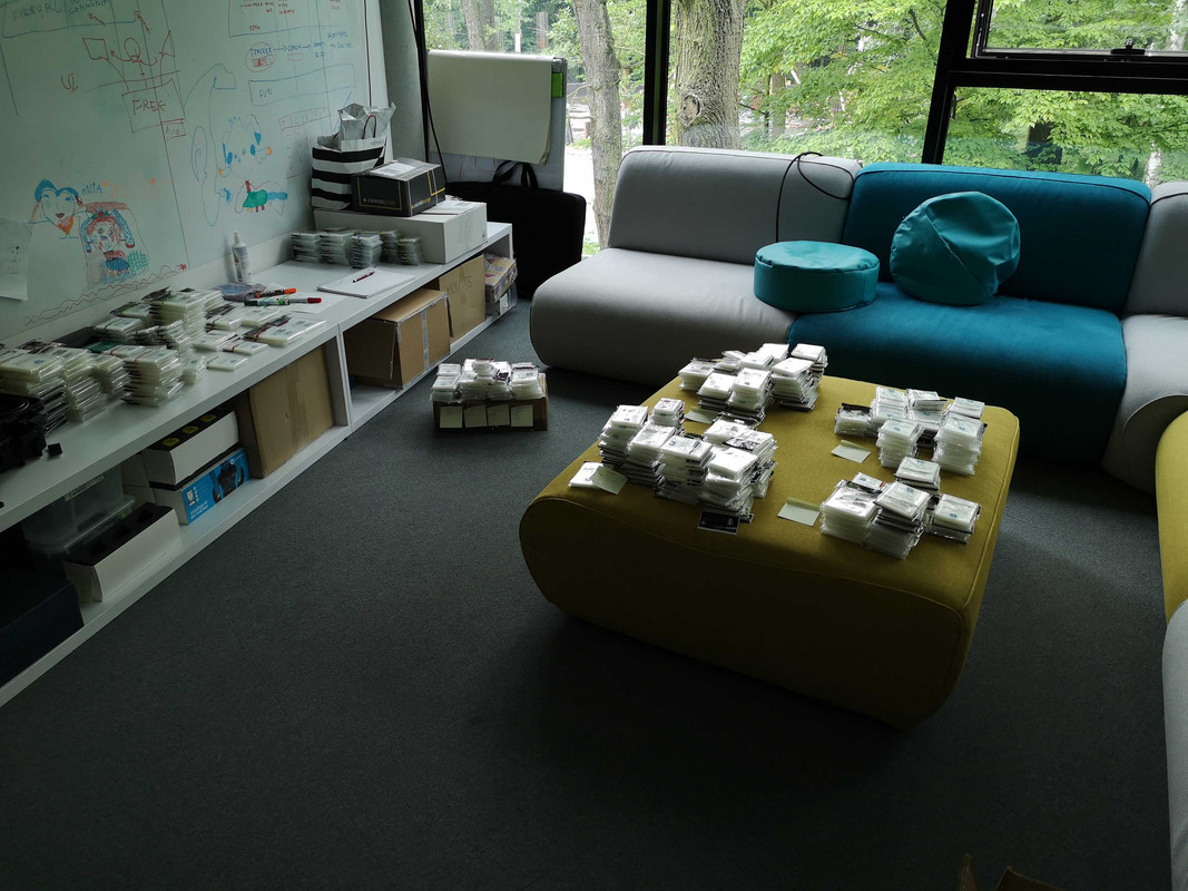 koszulki pakowanie kickstarter — Postimages