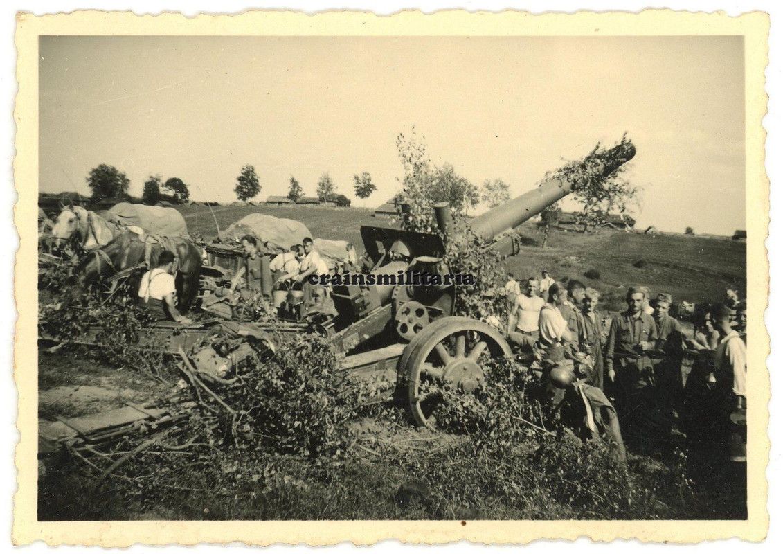 Orig. Foto 78.ID Soldaten mit russ. Beute Artillerie Geschütz in Russland 1941