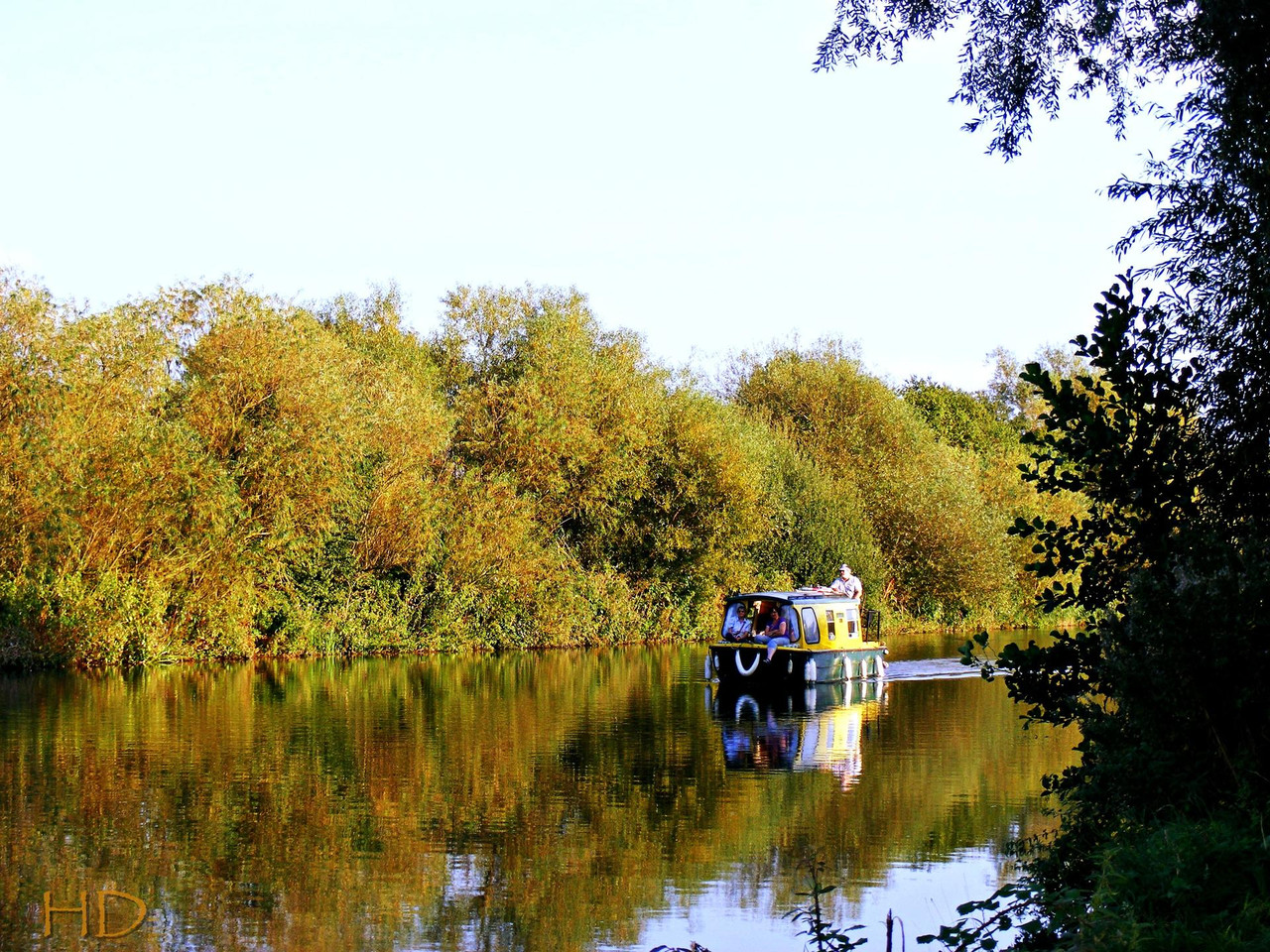 River-Boat-Canal-HD.jpg