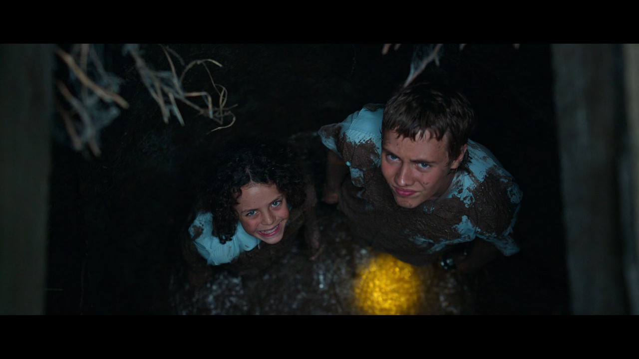 Boy.Swallows.Universe.S01E01.1080p.WEB_00_30_28_00_182