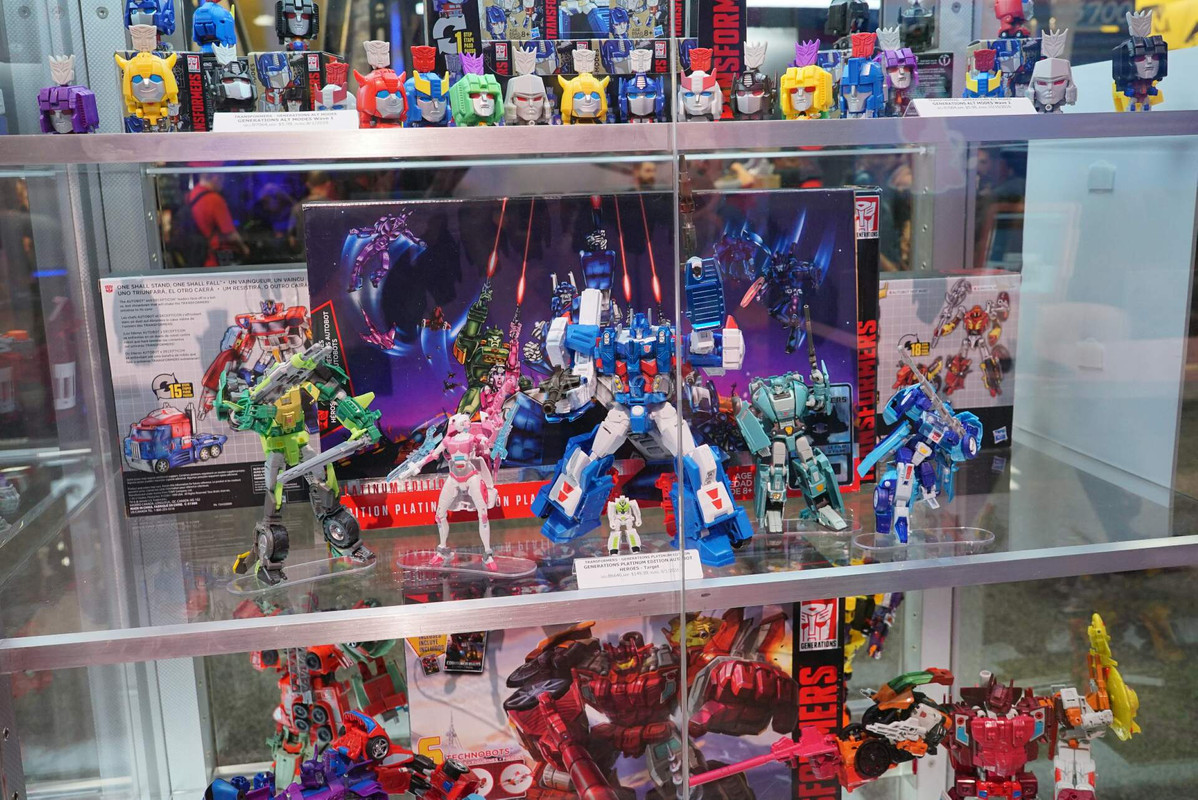 SDCC-2016-Transformers-Generations-005