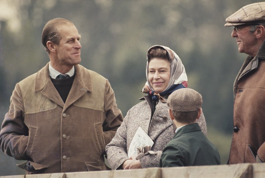 philip 161221201957-prince-philip-and-queen-1976-restricted-supe