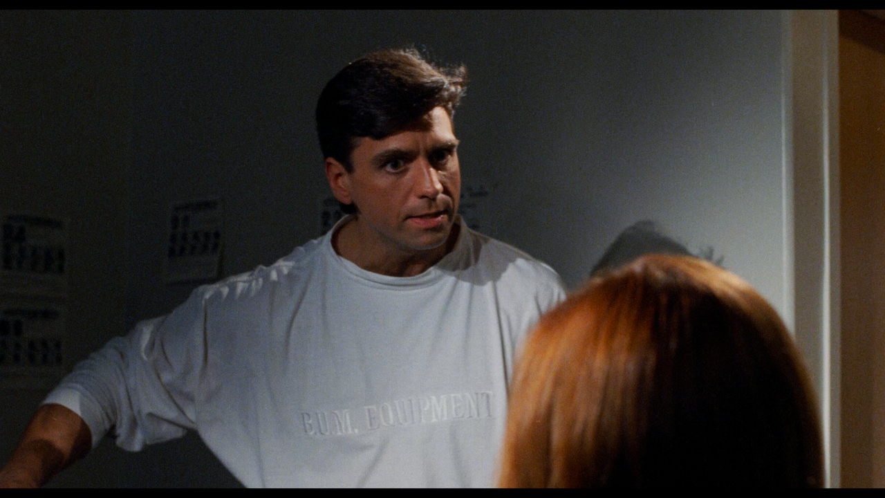 Undefeatable.1993.2160p.BDREMUX.HDR10.HEVC-Нечипорук.mkv_snapshot_00.11.04.414